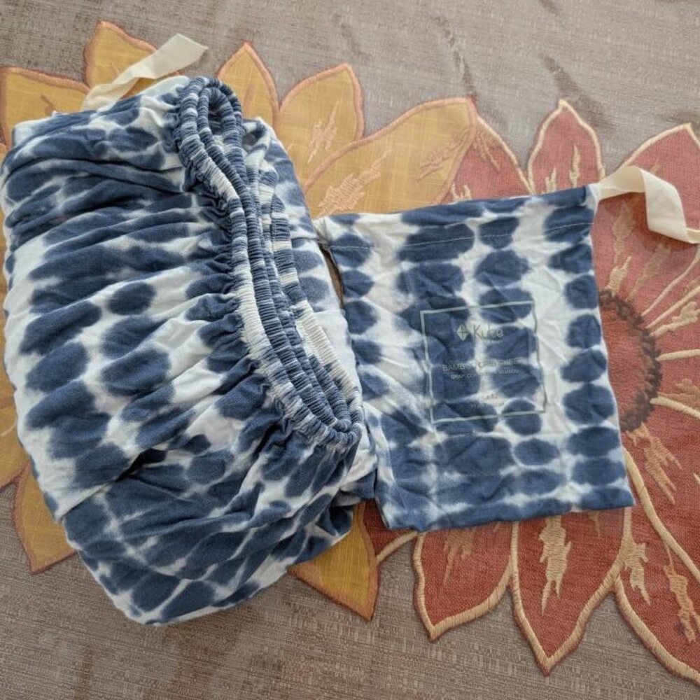 Kyte baby riptide sheet OS, GUC light pilling